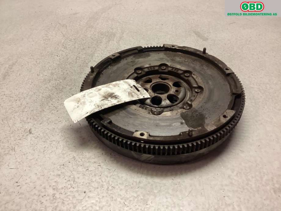 Svinghjul manuell til VW Caddy 2015-2020 (Type III, Fase 3) (VOLKSWAGEN|03L 105 266 CC|)
