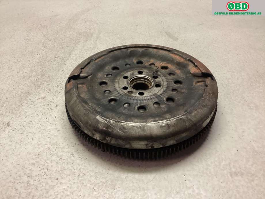 Svinghjul manuell til VW Caddy 2015-2020 (Type III, Fase 3) (VOLKSWAGEN|03L 105 266 CC|)