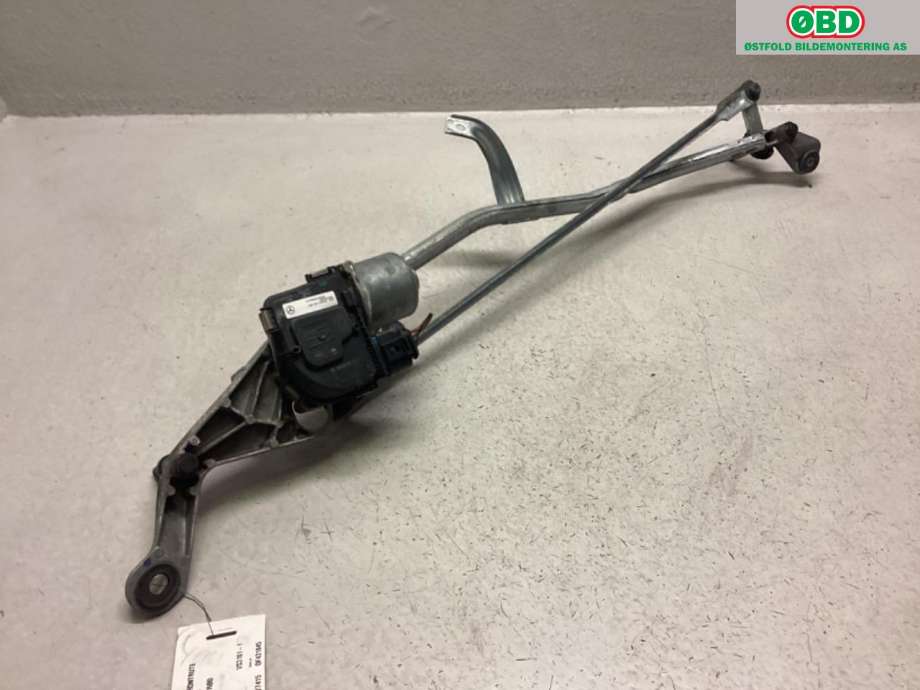 Viskermotor frontrute til Mercedes E-Klasse 2016-2023 (W213) (W213) (MERCEDES|A 213 820 79 02|)