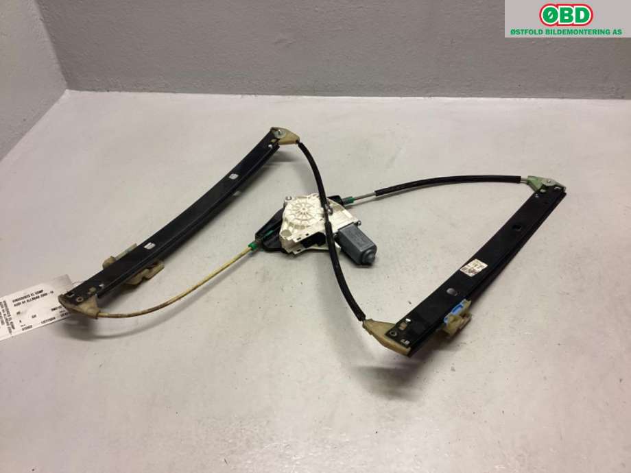 Ruteheis høyre foran til Audi A4, Allroad 2009-2016 (Type I) (B8) (B8) (AUDI|8K0 837 462|8T0 959 802 B|)