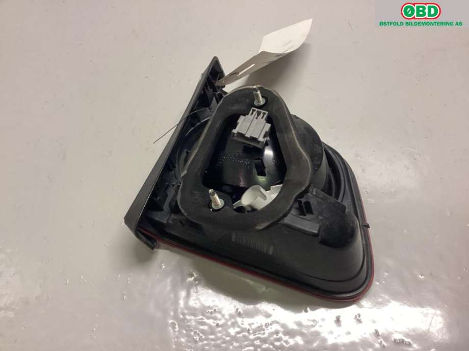 Baklykt høyre indre til VW Tiguan 2007-2011 (Type I, Fase 1)  (VOLKSWAGEN|5N0 945 094 B||5N0945094B)