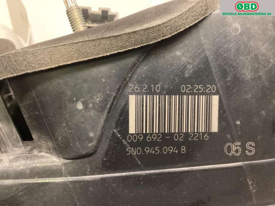 Baklykt høyre indre til VW Tiguan 2007-2011 (Type I, Fase 1)  (VOLKSWAGEN|5N0 945 094 B||5N0945094B)
