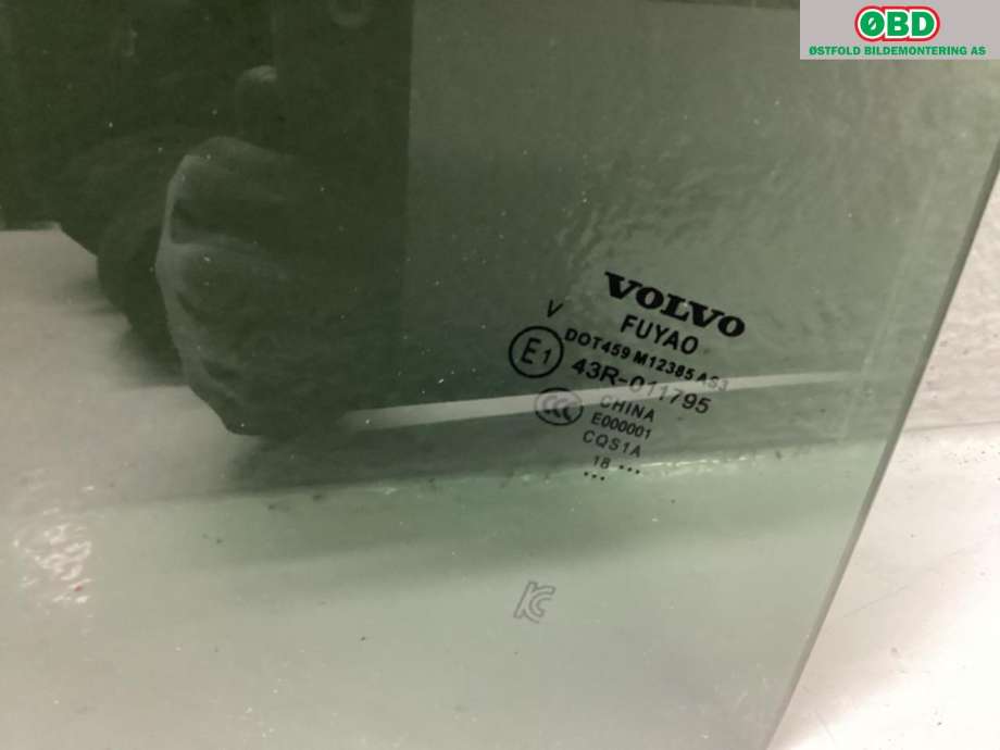 Siderute høyre bak til Volvo V60 / V60 CC 2018-->> (Type II)  (VOLVO|31468124|)