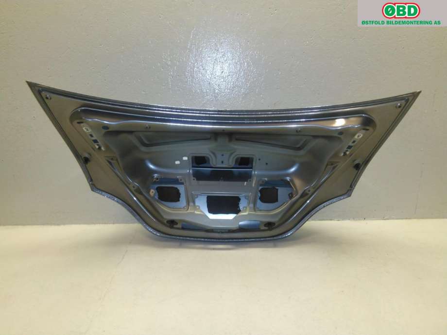 Bakluke sedan til Mercedes CLA 2013-2019 (C117) (C117) (MERCEDES|A 117 750 00 75|)