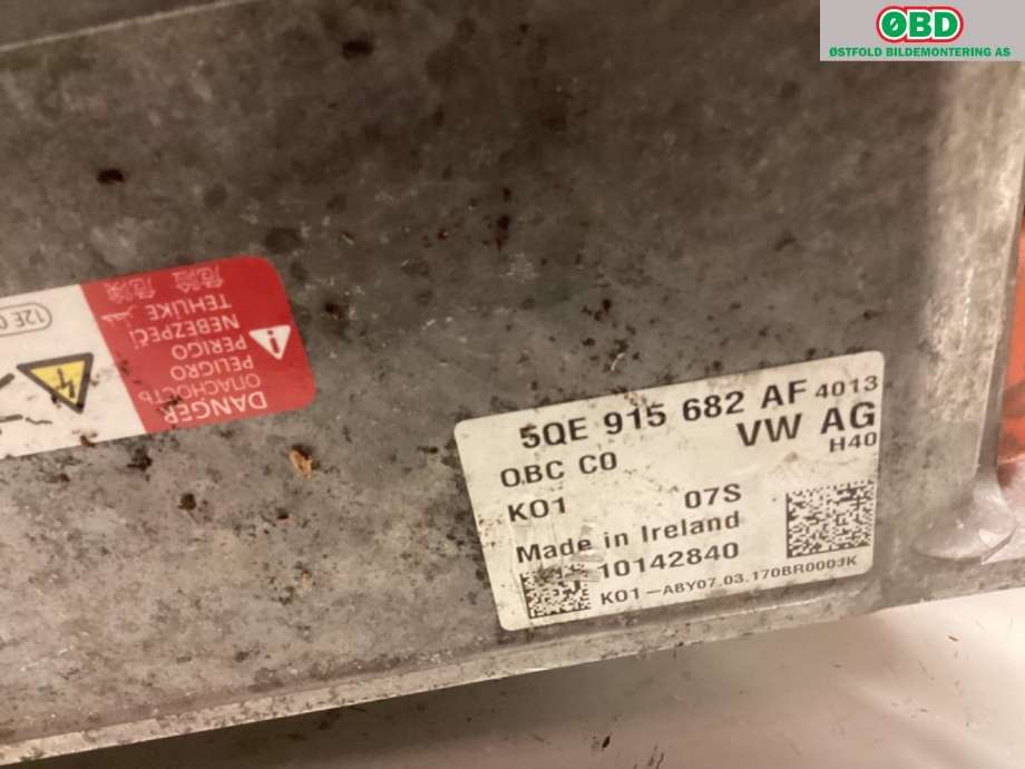 Batterilader (OBC - On Board Charger) til VW Passat 2015-2019 (Fase 1) (B8) (B8) (VOLKSWAGEN|5QE 915 682 BG||5QE 915 682 AF)