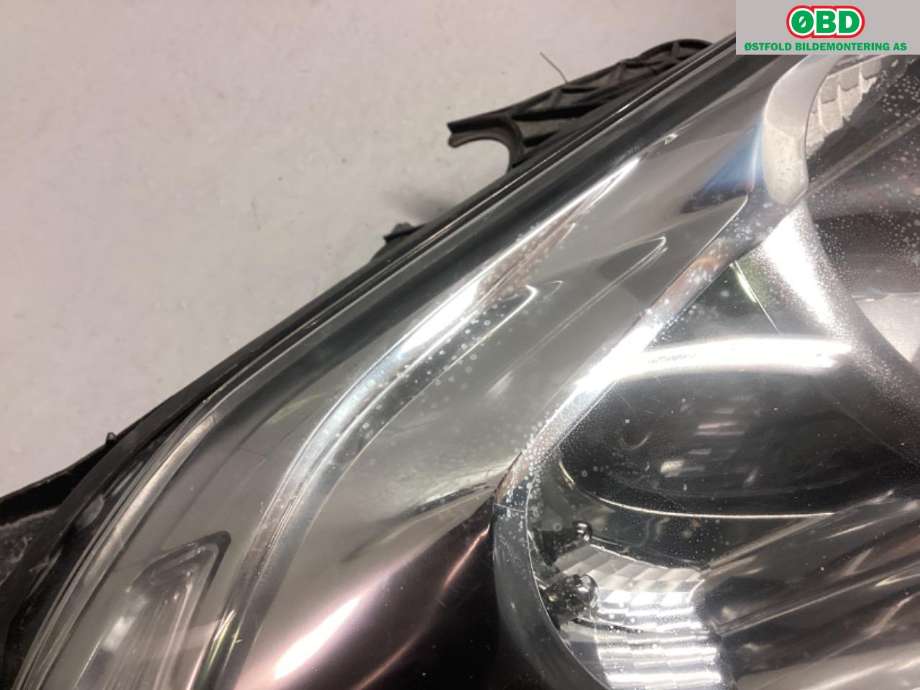Frontlykt høyre halogen til Peugeot Partner 2015-2019 (Type II, Fase 2)  (PEUGEOT|6206 K6||9682828180)