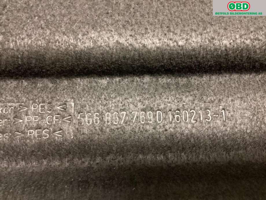 Hattehylle til VW Golf VII 2012-2017 (Fase 1)  (VOLKSWAGEN|5G6 867 769 D|)