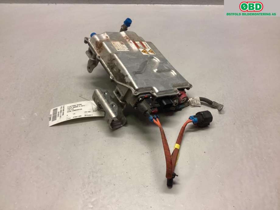 Diverse deler til Tesla Model S 2016-2021 (Fase 2) (TESLA|1028665-00-E|)