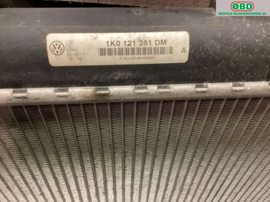 Radiator (automat gir) til Škoda Superb 2008-2015 (Type II)  (SKODA|1K0 121 251 DM|)