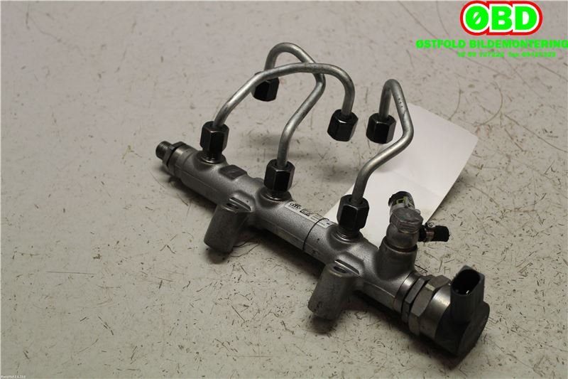 Dyseskinne (fuelrail) til Audi A6 2011-2014 (Type IV, Fase 1) (C7) (C7) (AUDI|059 130 090 CN||059130090CB)