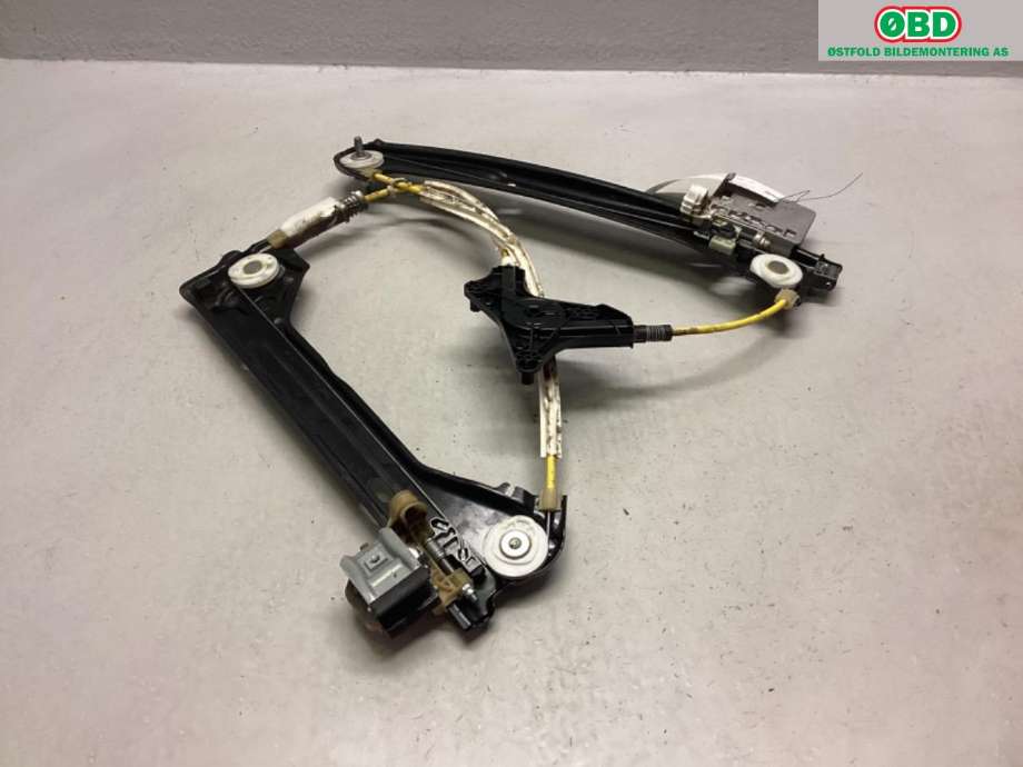 Ruteheis til Mercedes CLA 2013-2019 (C117) (C117) (MERCEDES|A 117 730 01 79|)