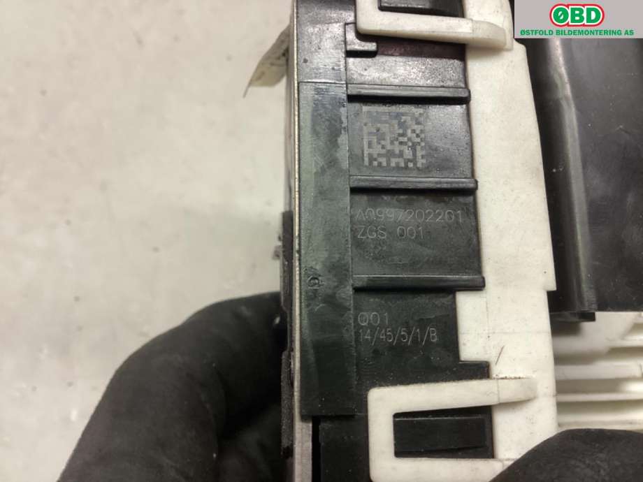 Låsekasse høyre foran til Mercedes CLA 2013-2019 (C117) (C117) (MERCEDES|A 166 720 04 35|)