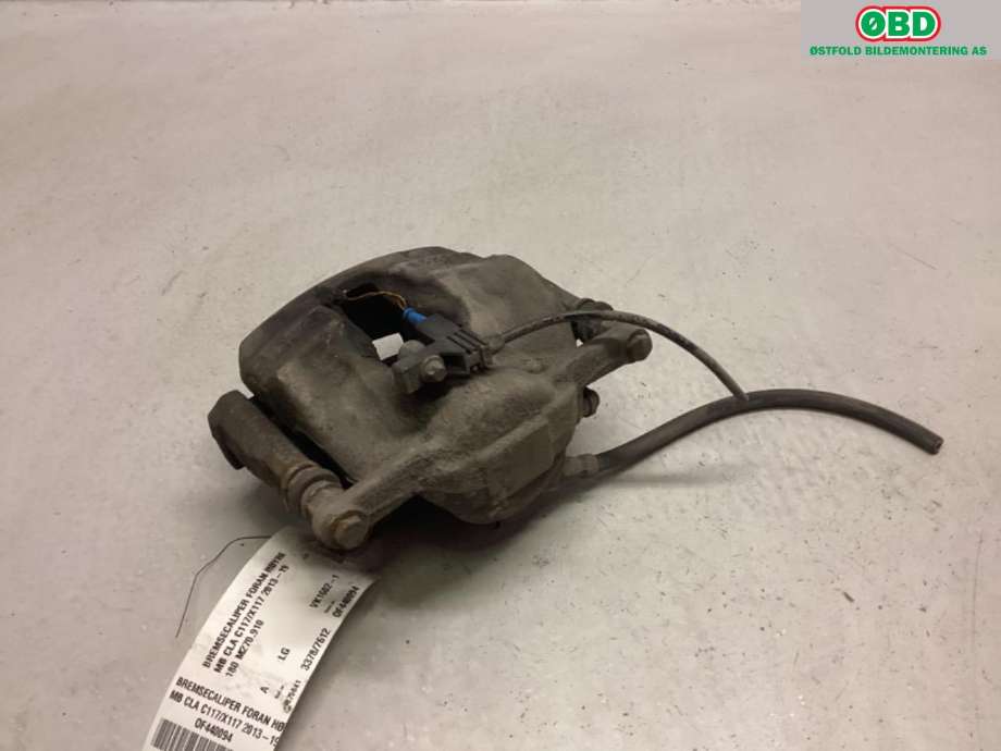 Bremsecaliper høyre foran til Mercedes CLA 2013-2019 (C117) (C117) (MERCEDES|A 000 421 40 81|)