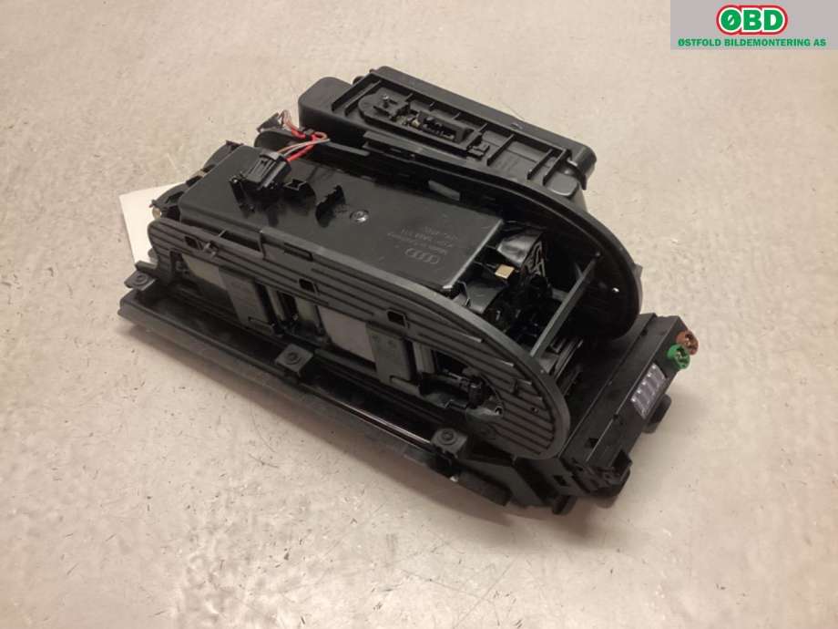 Dashbord koppholder til Audi e-tron 2018-->>  (AUDI|4KE 862 533 E|)