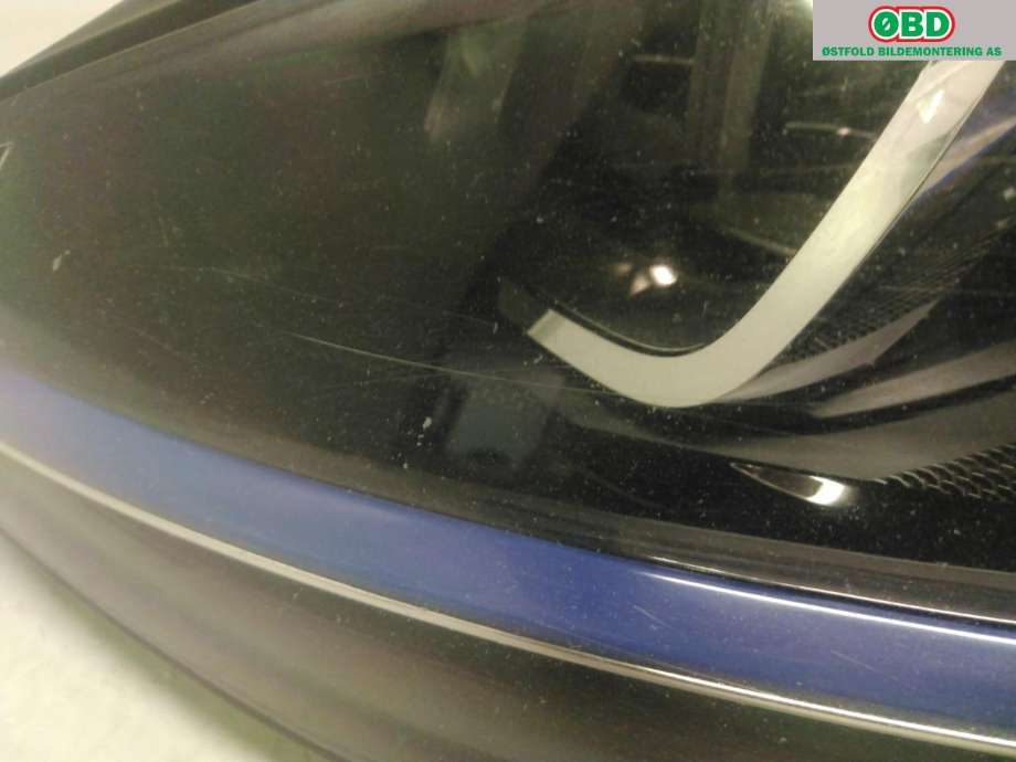 Frontlykt venstre halogen til VW e-Golf 2014-2017 (Fase 1)  (VOLKSWAGEN|5GE 941 773||5GE941035)