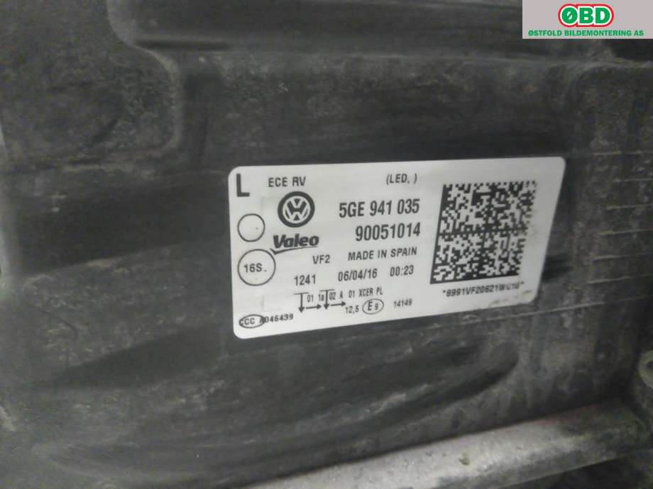 Frontlykt venstre halogen til VW e-Golf 2014-2017 (Fase 1)  (VOLKSWAGEN|5GE 941 773||5GE941035)