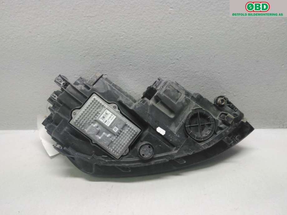 Frontlykt venstre halogen til VW e-Golf 2014-2017 (Fase 1)  (VOLKSWAGEN|5GE 941 773||5GE941035)