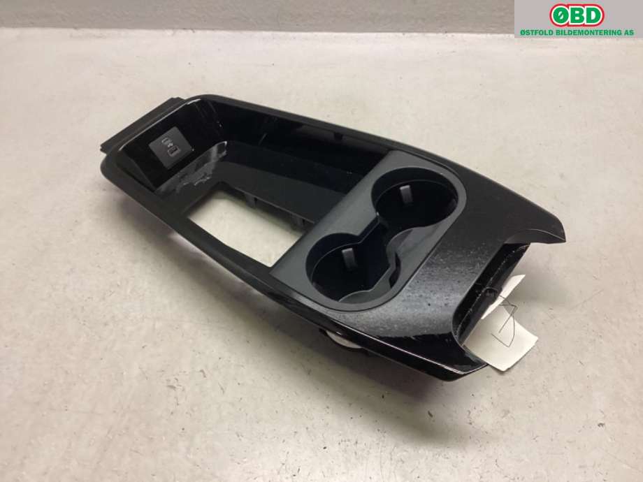 Dashbord koppholder til Ford Mustang Mach-e 2020-->> (2496080|2496054|)