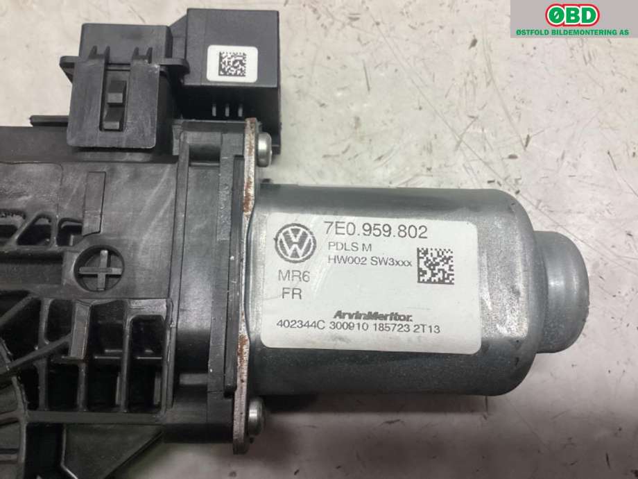 Ruteheis høyre foran til VW Transporter / Caravelle 2009-2015 (Fase 2) (T5) (T5) (VOLKSWAGEN|7E0 959 802|)