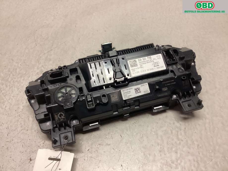 Instrumentpanel til Audi A1 2018-->> (Type II)  (AUDI|82A 920 710|)