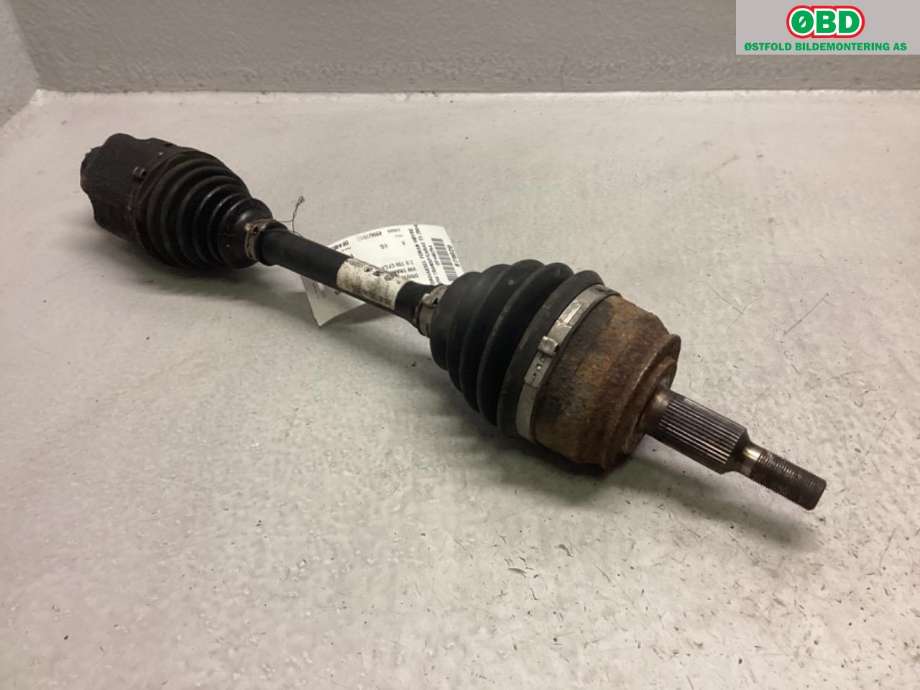 Drivaksel høyre foran til VW Transporter / Caravelle 2009-2015 (Fase 2) (T5) (T5) (VOLKSWAGEN|7E0 407 272 AL|7LA 407 272 J|)