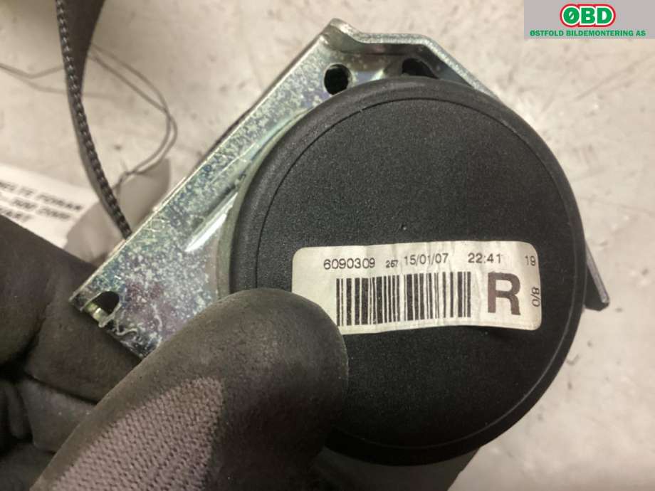 Sikkerhetsbelte foran høyre til Mercedes ML 2005-2011 (W164) (W164) (MERCEDES|A 251 860 76 85|)