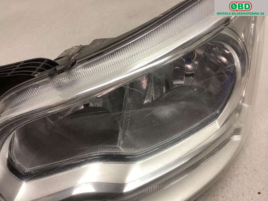 Frontlykt venstre halogen til Ford Transit 2014-->> (FORD||BK3113D153BE)