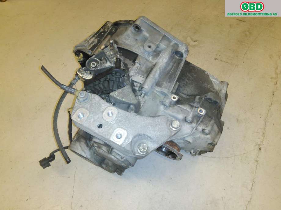 Girkasse manuell 6-trinn til VW Caddy 2015-2020 (Type III, Fase 3)  (VOLKSWAGEN|02Q 300 048 M|)