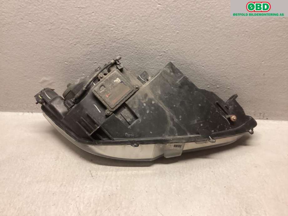 Frontlykt venstre halogen til Tesla Model S 2013-2016 (Fase 1)  (TESLA|6005910-00-C|)