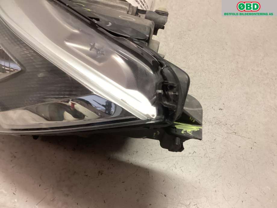 Frontlykt venstre halogen til Tesla Model S 2013-2016 (Fase 1)  (TESLA|6005910-00-C|)