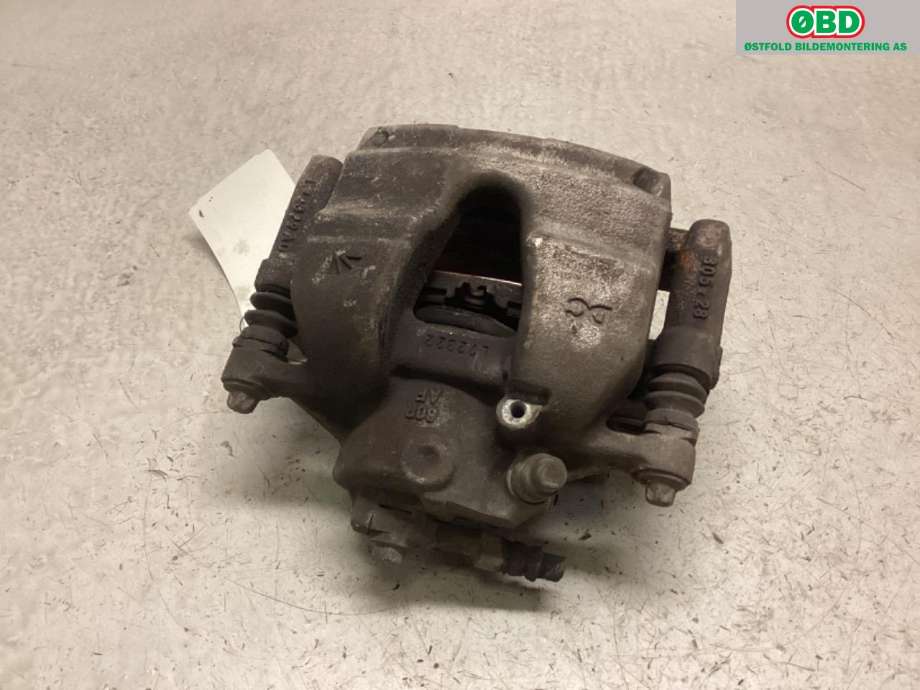 Bremsecaliper høyre foran til Mercedes A-Klasse 2018-->> (W177) (W177) (MERCEDES|A 247 421 38 00|)