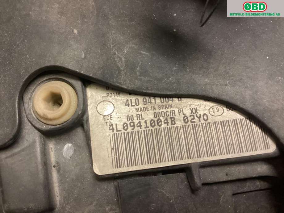 Frontlykt høyre halogen til Audi Q7 2006-2010 (Type I, Fase 1) (AUDI|4L0 941 030 B|)