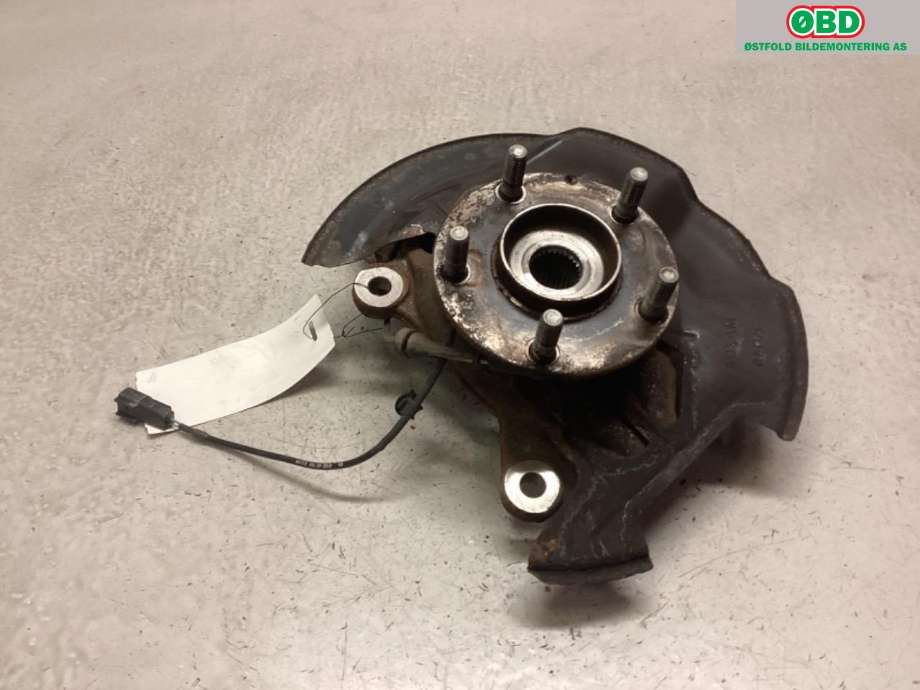 Hjulspindel venstre foran til Mazda CX-3 2015-2022  (MAZDA|D10E-33-031|)