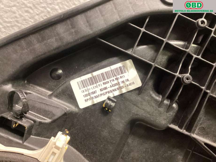 Ruteheis høyre til Kia Carens 2013-2018 Type III  (KIA|82481A4030|)