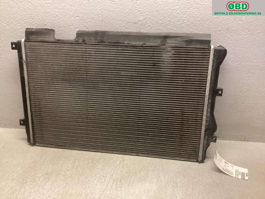 Radiator (manuell gir) til VW Scirocco 2008-2013  (VOLKSWAGEN|5K0 121 253 D|)
