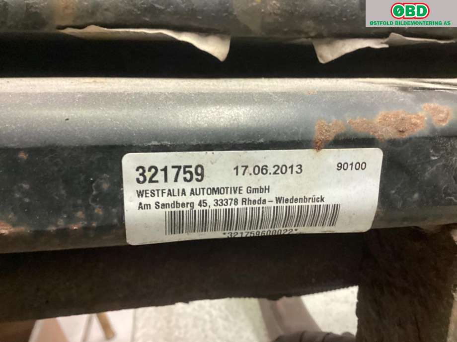Hengerfeste til VW Caddy 2010-2015 (Type III, Fase 2)  (VOLKSWAGEN|2K0 803 880 D|)