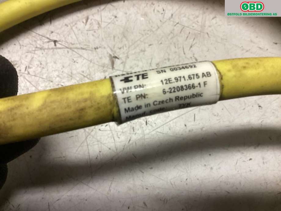 Batterilader kabel til VW Passat 2015-2019 (Fase 1) (B8) (B8) (VOLKSWAGEN|1EA 971 639 F|)
