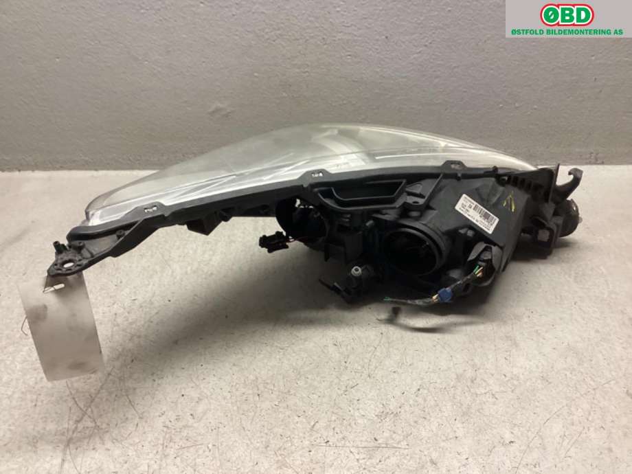 Frontlykt venstre halogen til Peugeot 3008 2009-2016 (Type I)  (PEUGEOT|6208 N9|)