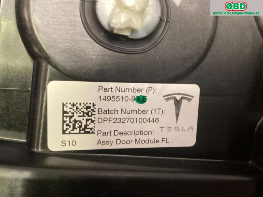 Ruteheis venstre foran til Tesla Model Y 2021-2024 (Type I) (TESLA|1526800-00-D|)