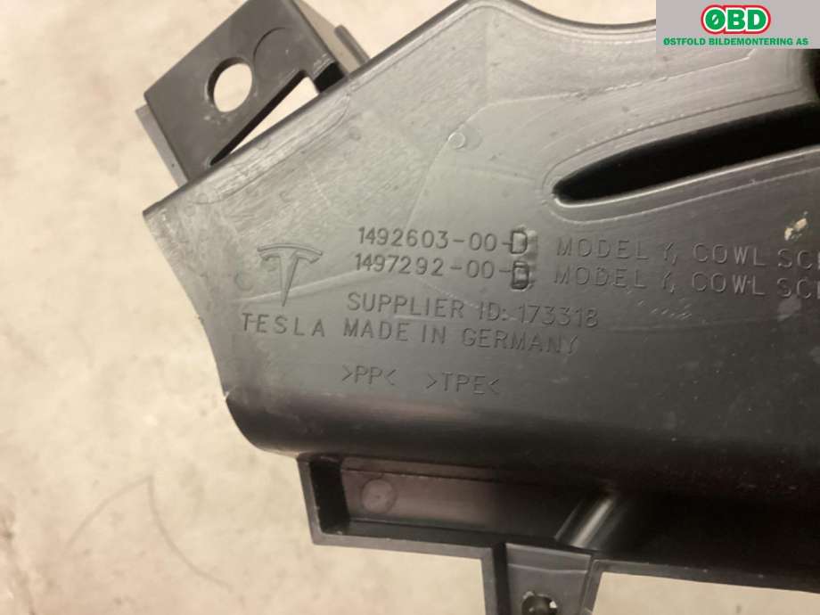 Deksel til Tesla Model Y 2021-2024 (Type I)  (TESLA|1492603-00-D|)