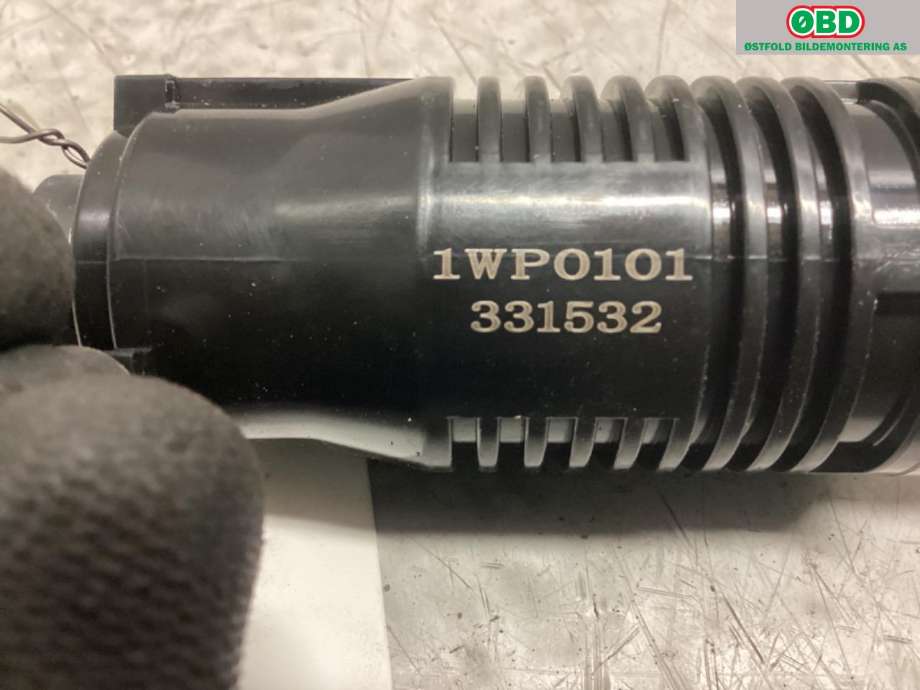 Spylerpumpe foran til Tesla Model Y 2021-2024 (Type I) (TESLA|1629234-00-A|)