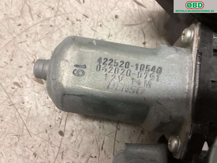 Ruteheis venstre foran til Toyota RAV4 2009-2013 (Type III, Fase 2)  (TOYOTA|6980252080|)