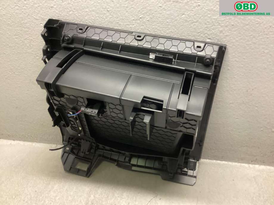 Hanskerom til VW Caddy 2020-->> (Type IV)  (VOLKSWAGEN|2K8 857 097 S|)