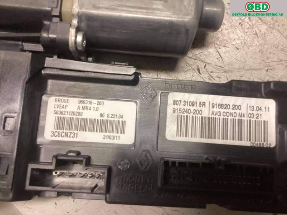 Ruteheis venstre til Renault Megane 2009-2016 Type III  (RENAULT|807319926R|)