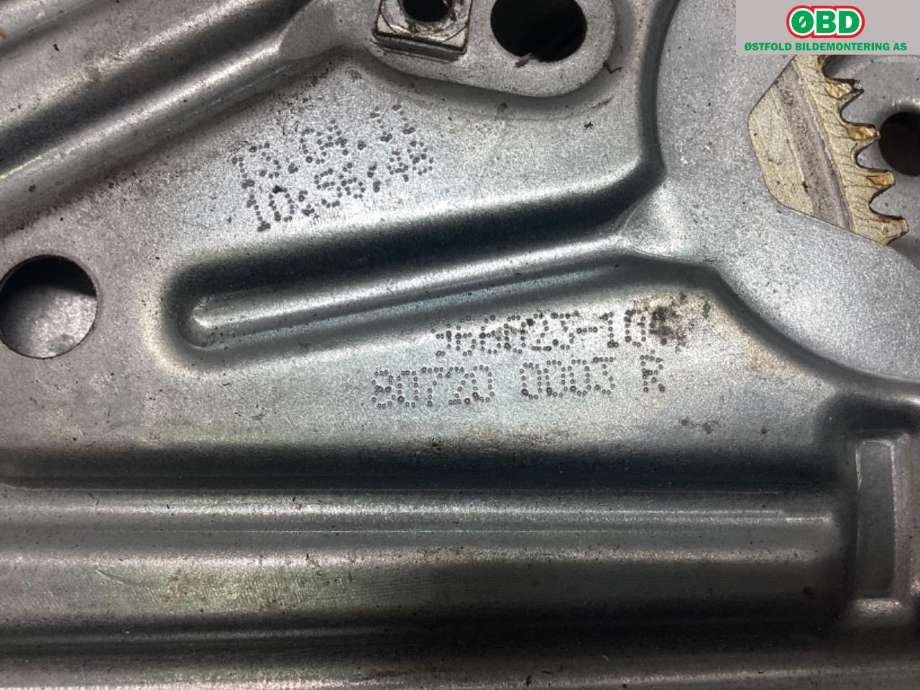 Ruteheis til Renault Megane 2009-2016 Type III (RENAULT|807206454R|807200003R|)