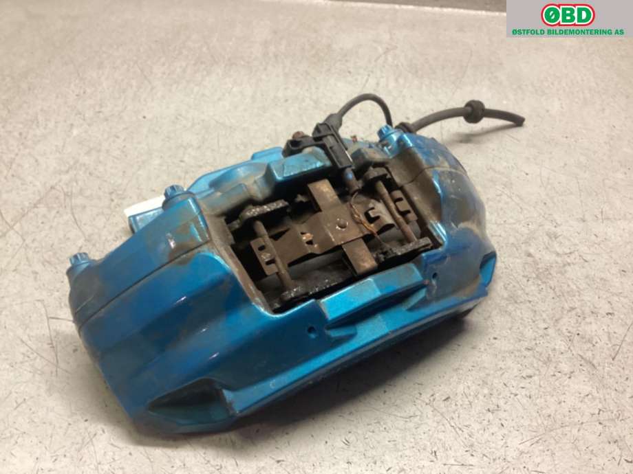 Bremsecaliper høyre foran til Mercedes C-Klasse 2014-2018 (Fase 1) (W205) (W205) (MERCEDES|A 205 421 44 00|)