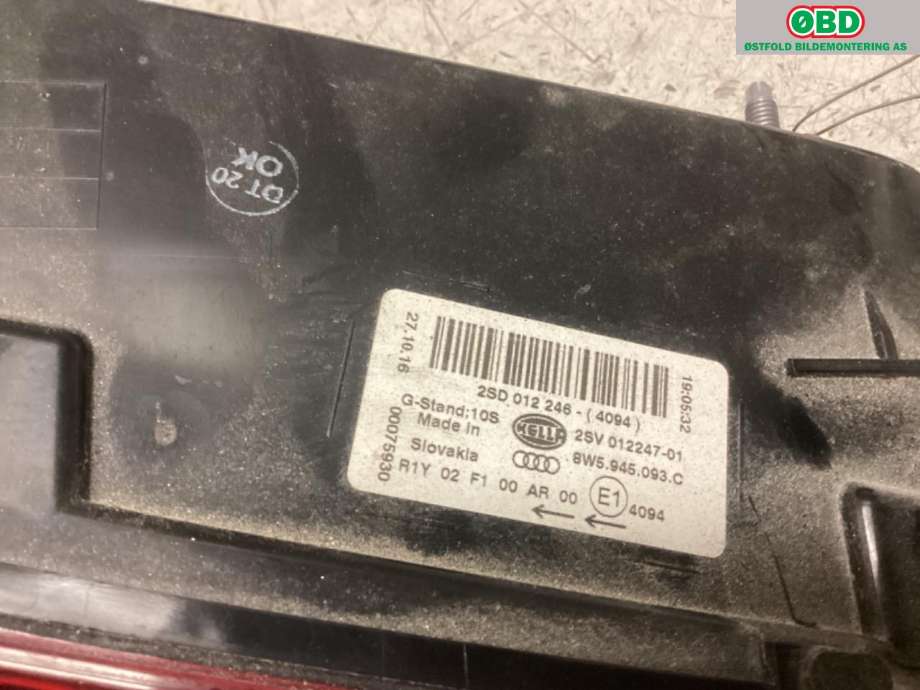 Baklykt venstre indre til Audi A4 2015-2019 (Type V, Fase 1) (B9) (B9) (AUDI|8W5 945 093 C|)