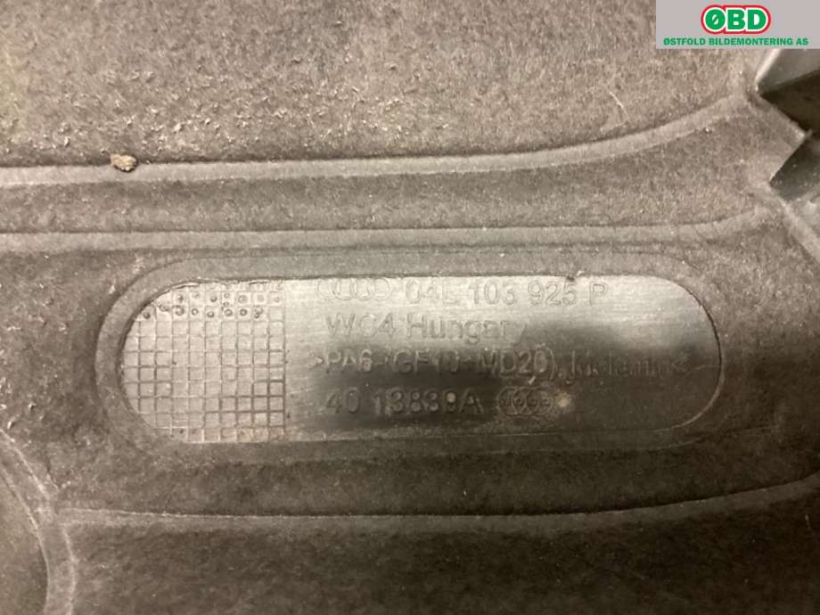 Motordeksel over motor til Audi A4 2015-2019 (Type V, Fase 1) (B9) (B9) (AUDI|04L 103 925 P|)