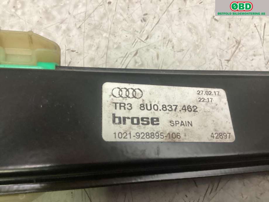 Ruteheis høyre foran til Audi Q3 2015-2018 (Type I, Fase 2)  (AUDI|8U0 837 462|8K0 959 802 B|)
