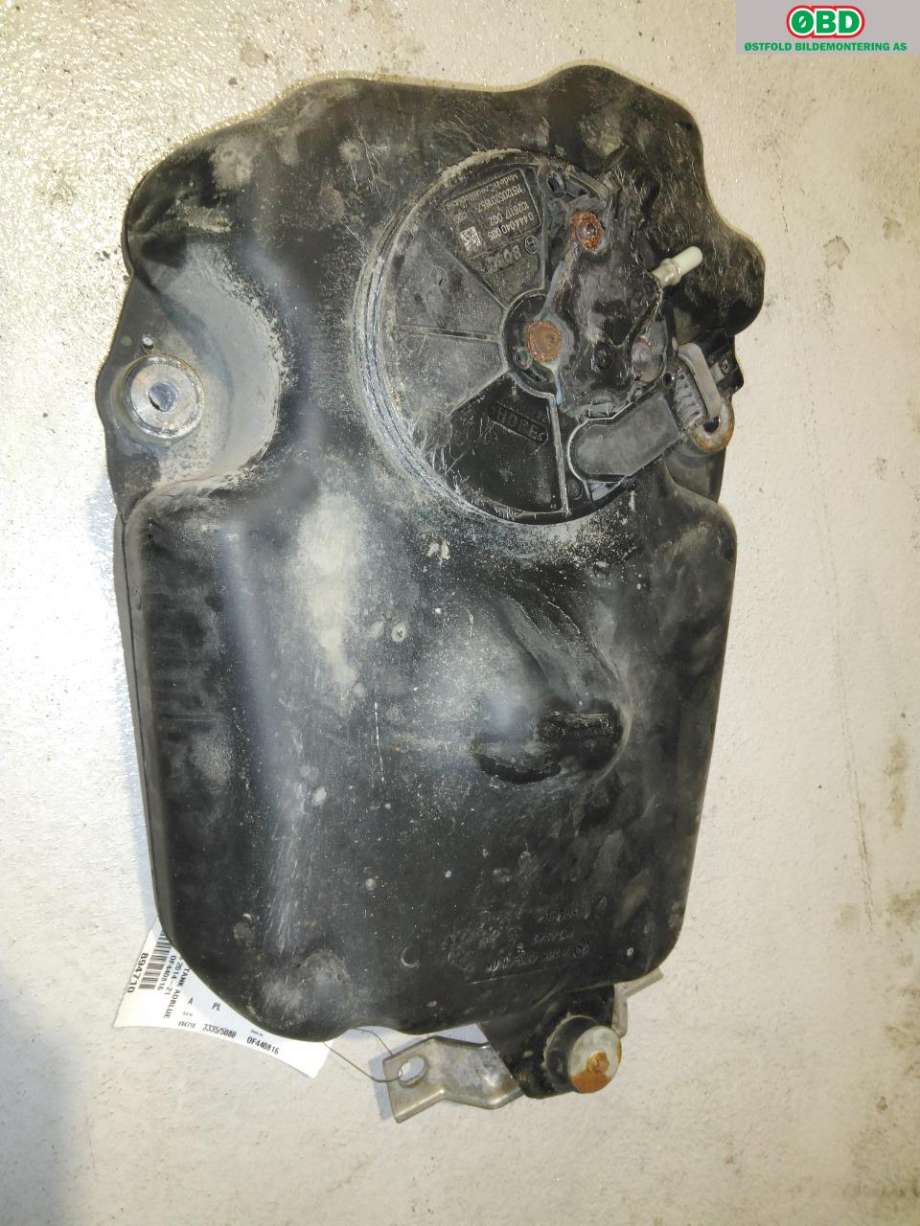 AdBlue tank til Mercedes C-Klasse 2014-2018 (Fase 1) (W205) (W205) (MERCEDES|A 205 470 41 01|)